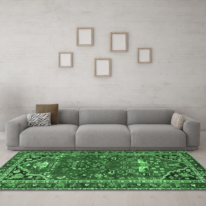 Machine Washable Persian Emerald Green Traditional Area Rugs in a Living Room,, wshtr4118emgrn