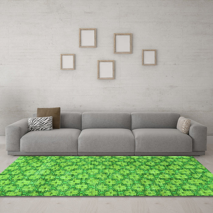 Machine Washable Persian Green Traditional Area Rugs in a Living Room,, wshtr4119grn
