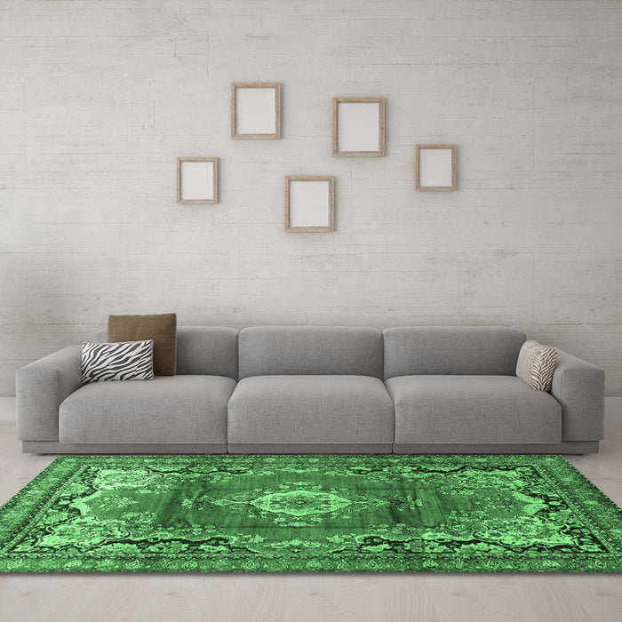 Machine Washable Medallion Emerald Green Traditional Area Rugs in a Living Room,, wshtr411emgrn