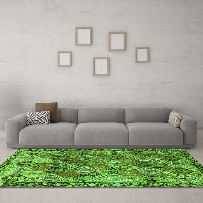 Machine Washable Persian Green Traditional Area Rugs in a Living Room,, wshtr4123grn