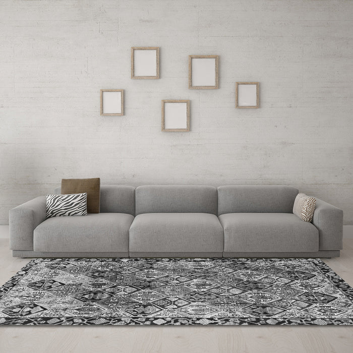 Machine Washable Persian Gray Traditional Rug in a Living Room,, wshtr4123gry