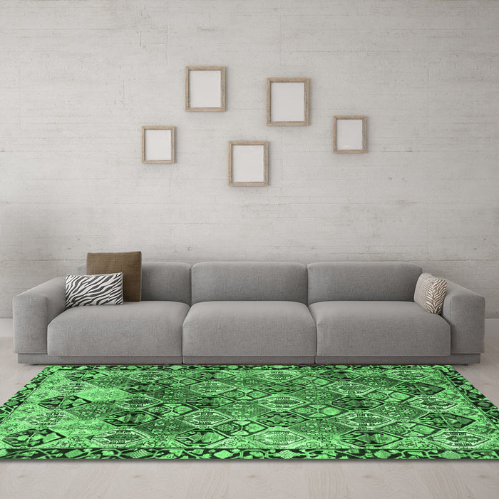 Machine Washable Persian Emerald Green Traditional Area Rugs in a Living Room,, wshtr4123emgrn