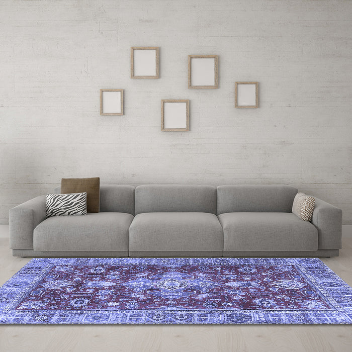 Machine Washable Persian Blue Traditional Rug in a Living Room, wshtr4124blu