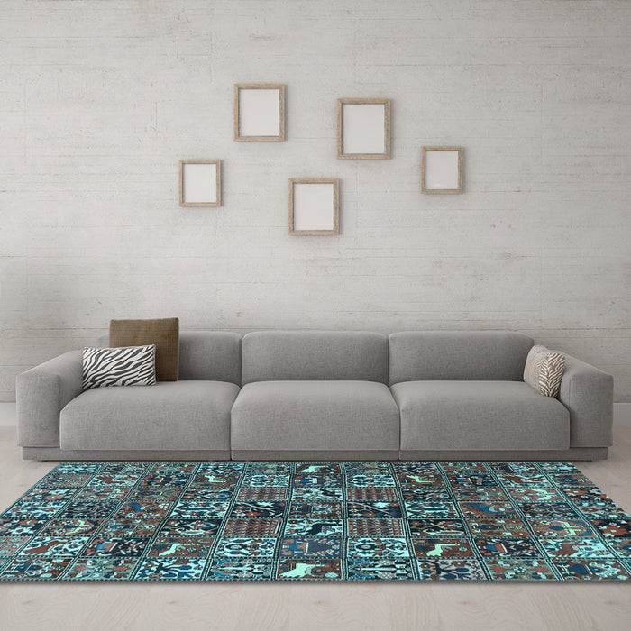 Machine Washable Persian Light Blue Traditional Rug in a Living Room, wshtr4126lblu