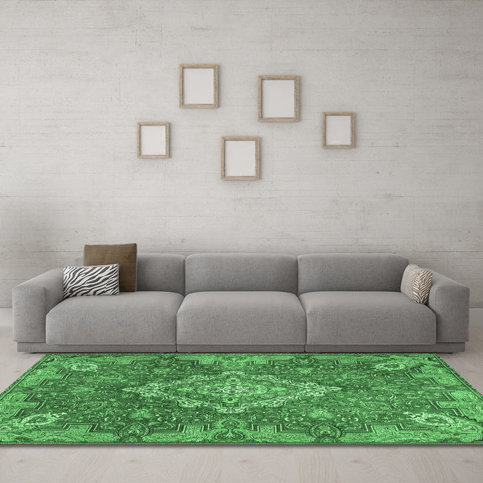 Machine Washable Medallion Emerald Green Traditional Area Rugs in a Living Room,, wshtr4127emgrn