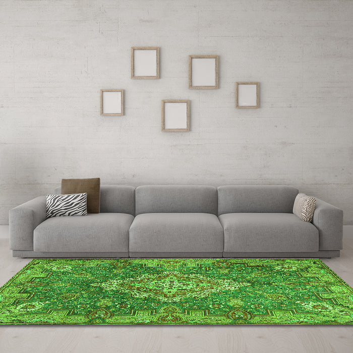 Machine Washable Medallion Green Traditional Area Rugs in a Living Room,, wshtr4127grn