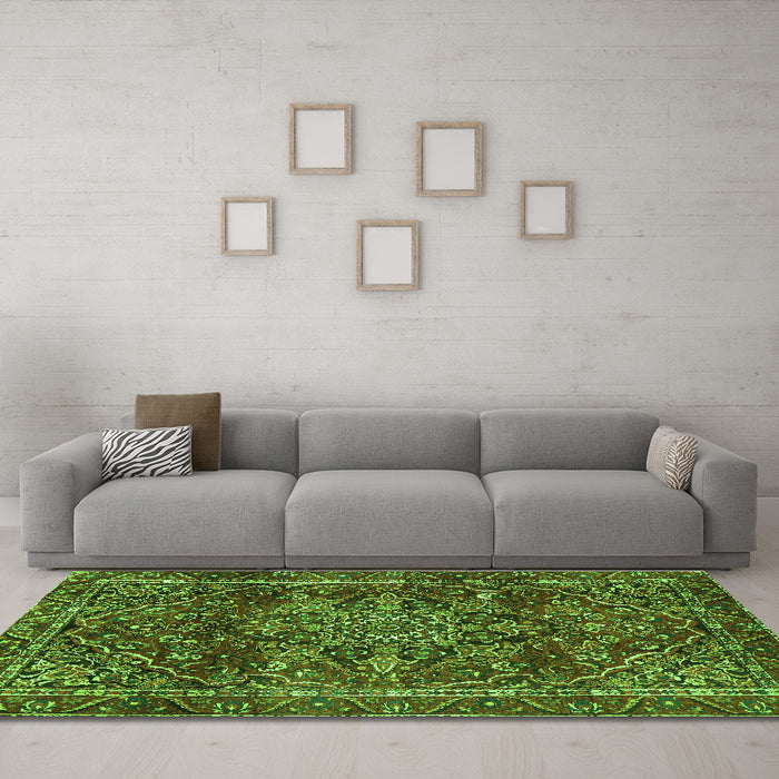 Machine Washable Persian Green Traditional Area Rugs in a Living Room,, wshtr4128grn