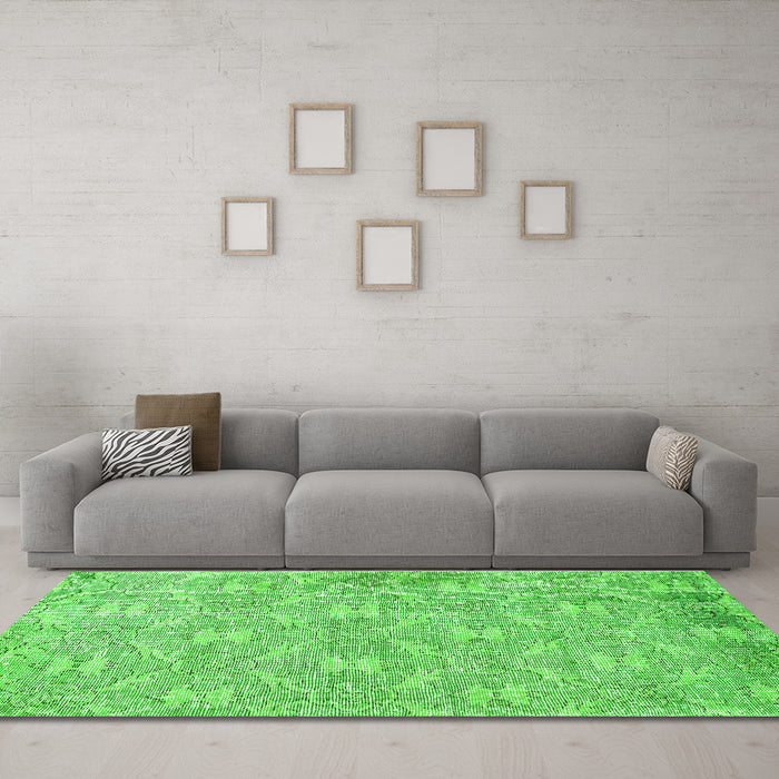 Machine Washable Persian Green Traditional Area Rugs in a Living Room,, wshtr4129grn
