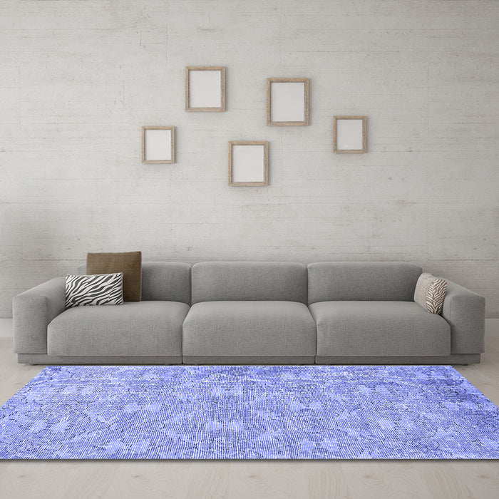 Machine Washable Persian Blue Traditional Rug in a Living Room, wshtr4129blu