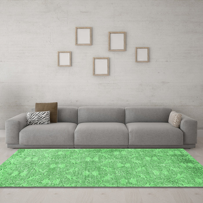 Machine Washable Persian Emerald Green Traditional Area Rugs in a Living Room,, wshtr4129emgrn