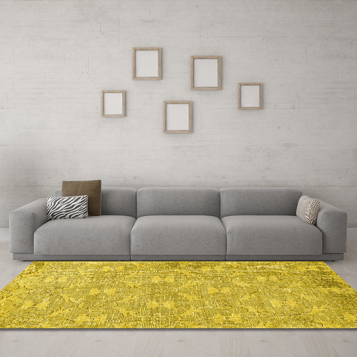Machine Washable Persian Yellow Traditional Rug in a Living Room, wshtr4129yw