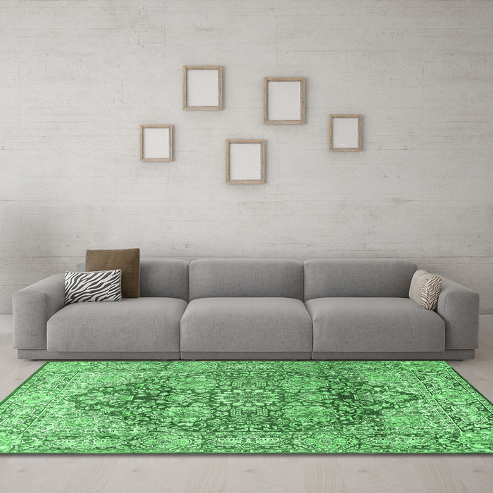 Machine Washable Persian Emerald Green Traditional Area Rugs in a Living Room,, wshtr412emgrn