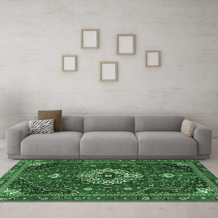 Machine Washable Medallion Emerald Green Traditional Area Rugs in a Living Room,, wshtr4130emgrn