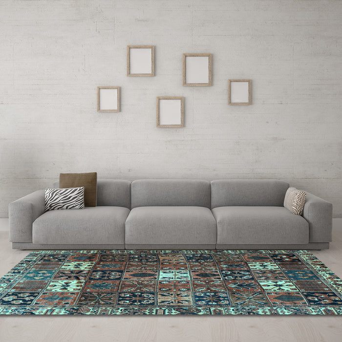 Machine Washable Persian Light Blue Traditional Rug in a Living Room, wshtr4131lblu
