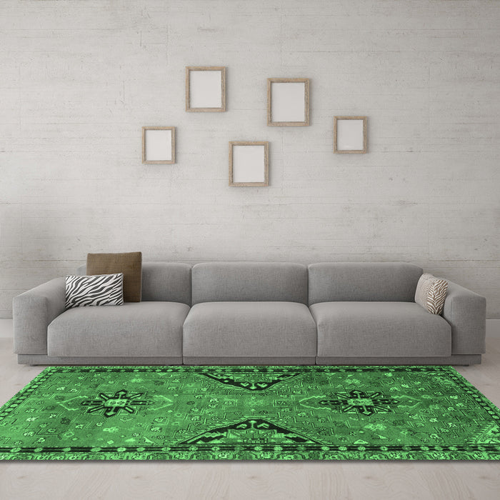 Machine Washable Persian Emerald Green Traditional Area Rugs in a Living Room,, wshtr4132emgrn