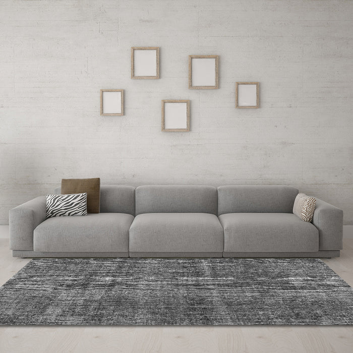 Machine Washable Persian Gray Traditional Rug in a Living Room,, wshtr4133gry