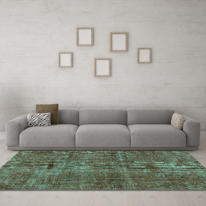 Machine Washable Persian Turquoise Traditional Area Rugs in a Living Room,, wshtr4133turq