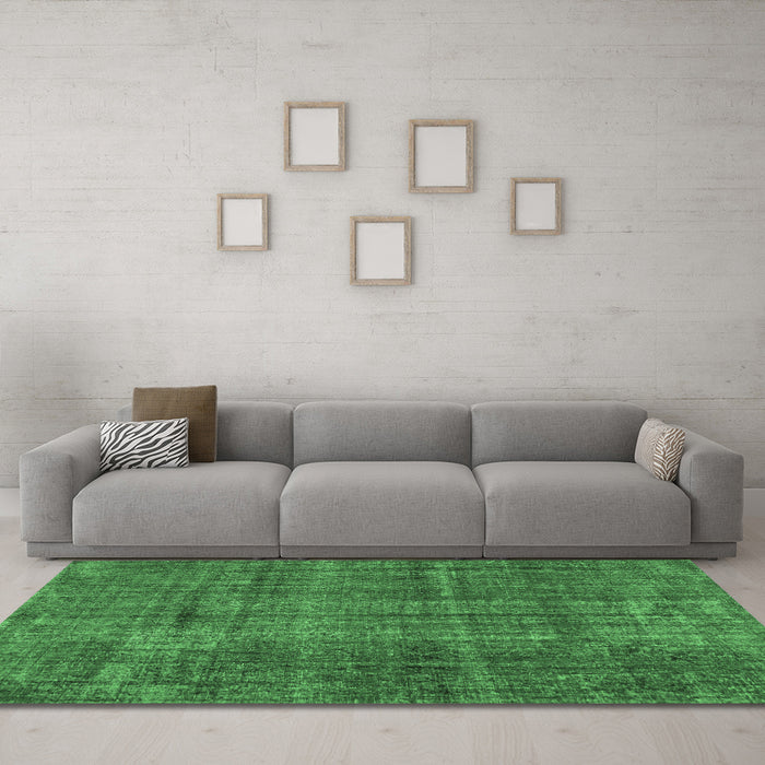 Machine Washable Persian Emerald Green Traditional Area Rugs in a Living Room,, wshtr4133emgrn