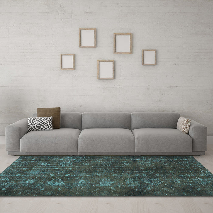 Machine Washable Persian Light Blue Traditional Rug in a Living Room, wshtr4134lblu