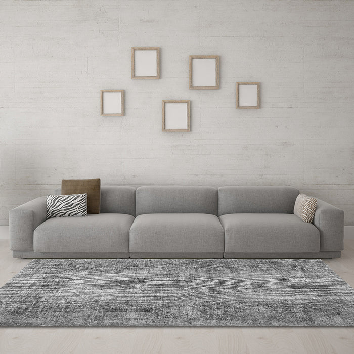 Machine Washable Persian Gray Traditional Rug in a Living Room,, wshtr4136gry