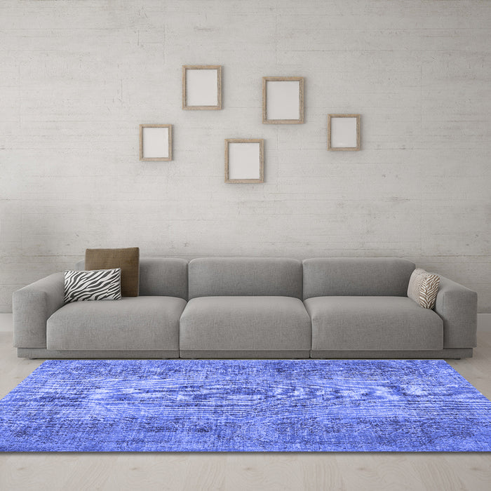 Machine Washable Persian Blue Traditional Rug in a Living Room, wshtr4136blu