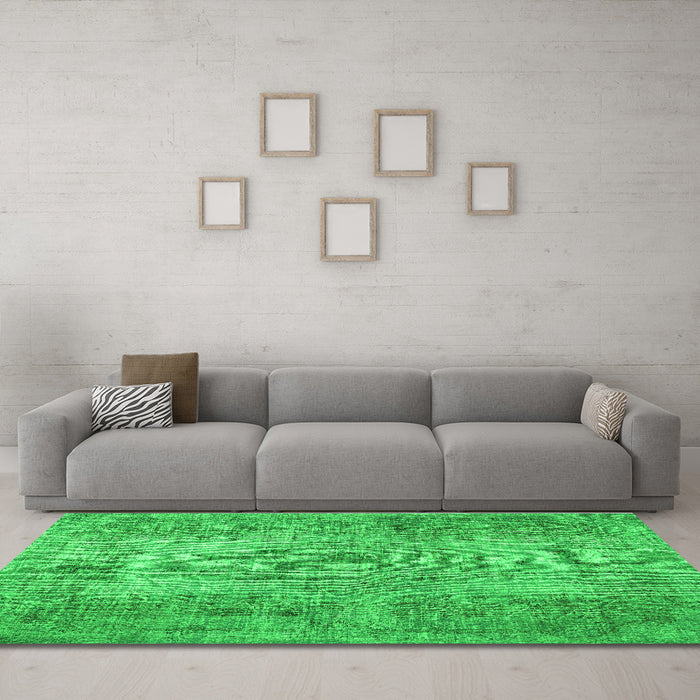 Machine Washable Persian Green Traditional Area Rugs in a Living Room,, wshtr4136grn
