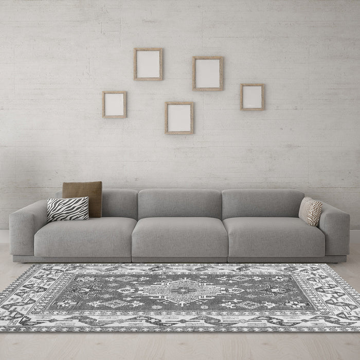 Machine Washable Geometric Gray Traditional Rug in a Living Room,, wshtr413gry