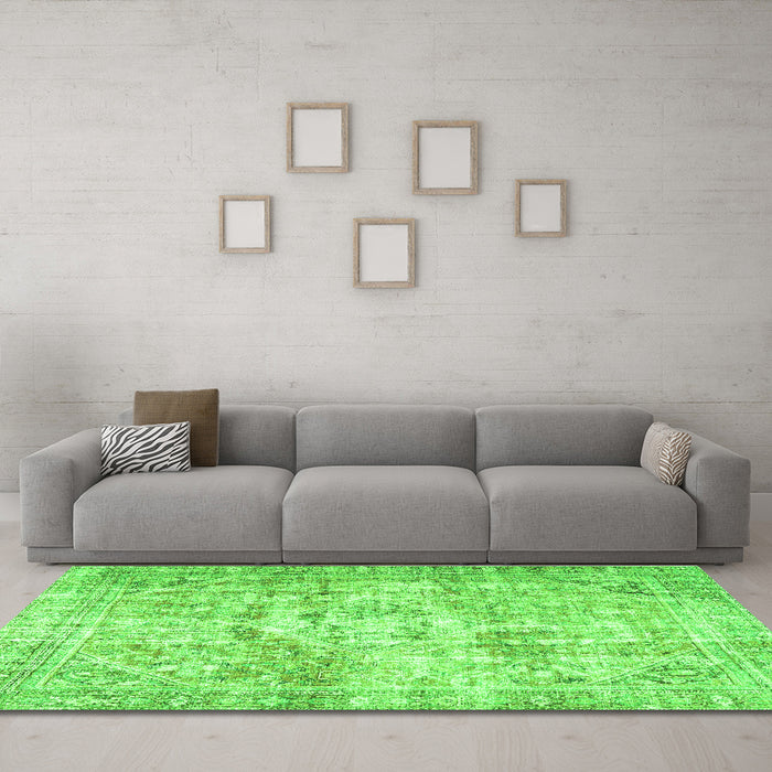 Machine Washable Persian Green Traditional Area Rugs in a Living Room,, wshtr4140grn