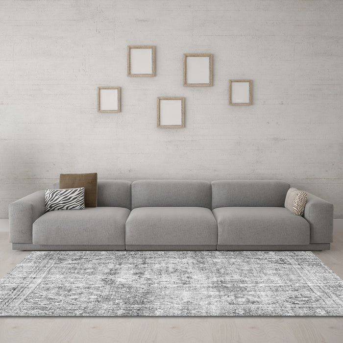 Machine Washable Persian Gray Traditional Rug in a Living Room,, wshtr4140gry