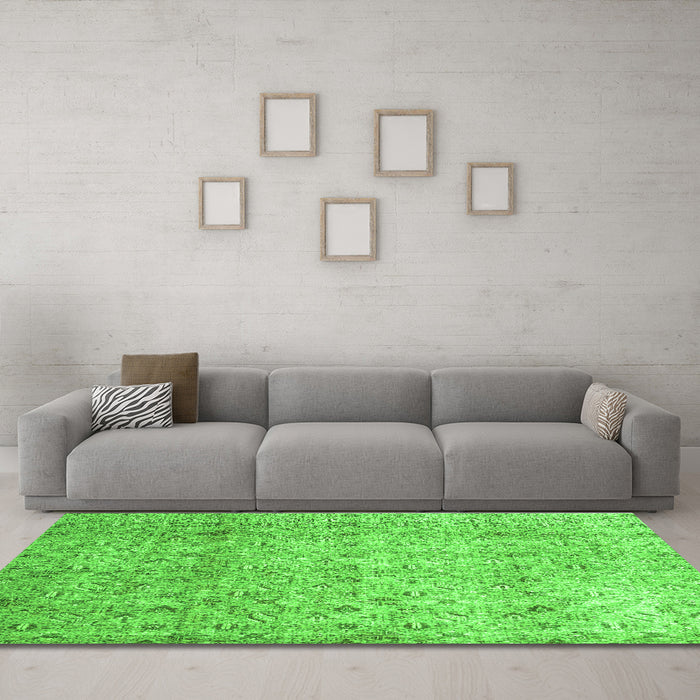Machine Washable Persian Green Traditional Area Rugs in a Living Room,, wshtr4141grn