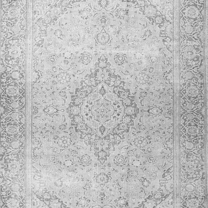 Serging Thickness of Machine Washable Persian Gray Traditional Rug, wshtr4142gry