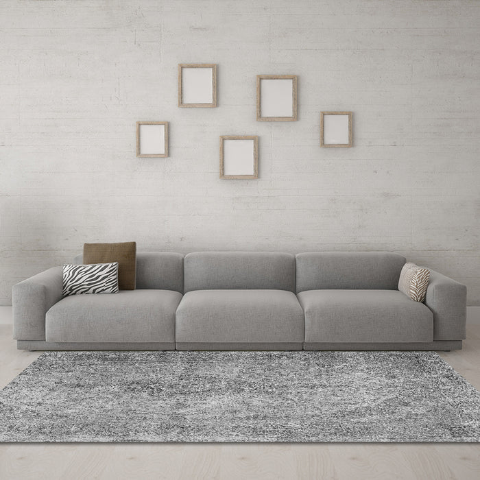 Machine Washable Persian Gray Traditional Rug in a Living Room,, wshtr4143gry