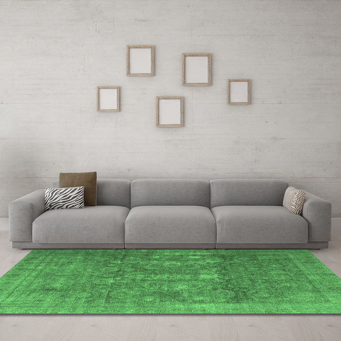Machine Washable Persian Emerald Green Traditional Area Rugs in a Living Room,, wshtr4145emgrn
