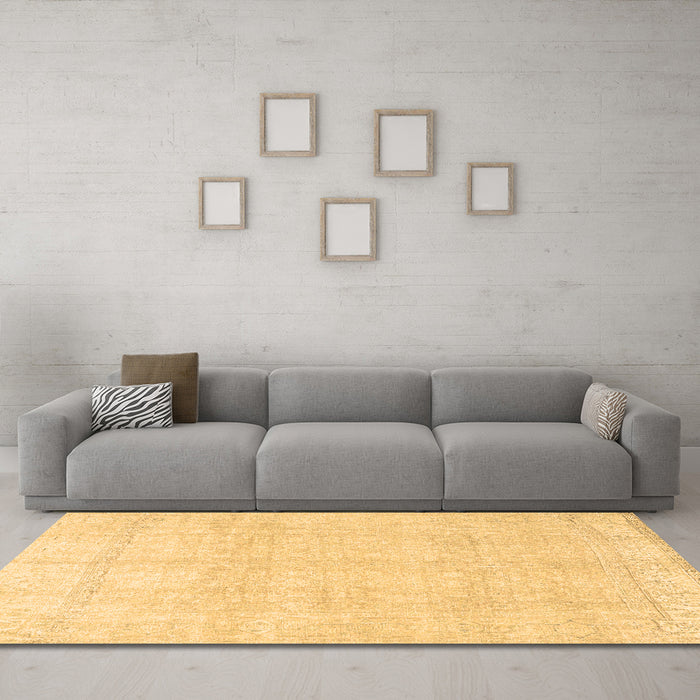 Machine Washable Persian Brown Traditional Rug in a Living Room,, wshtr4148brn