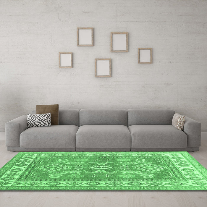 Machine Washable Geometric Emerald Green Traditional Area Rugs in a Living Room,, wshtr414emgrn