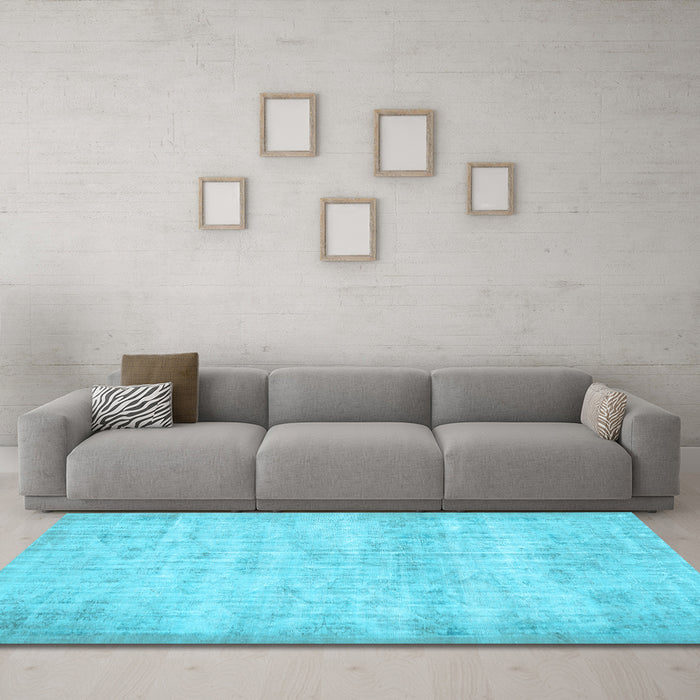 Machine Washable Persian Light Blue Traditional Rug in a Living Room, wshtr4151lblu
