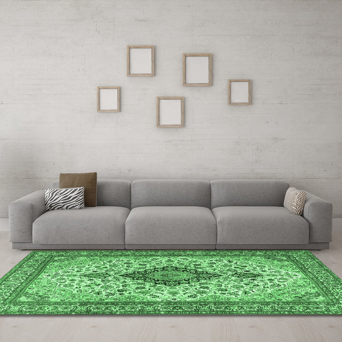 Machine Washable Medallion Emerald Green Traditional Area Rugs in a Living Room,, wshtr4153emgrn
