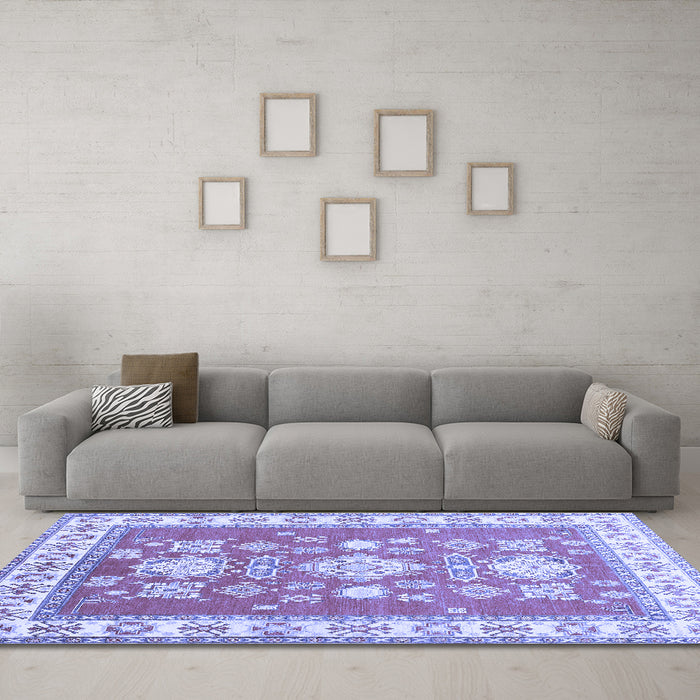 Machine Washable Geometric Blue Traditional Rug in a Living Room, wshtr415blu