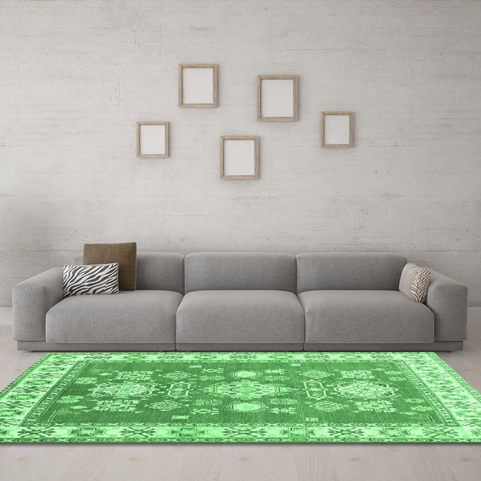 Machine Washable Geometric Emerald Green Traditional Area Rugs in a Living Room,, wshtr415emgrn