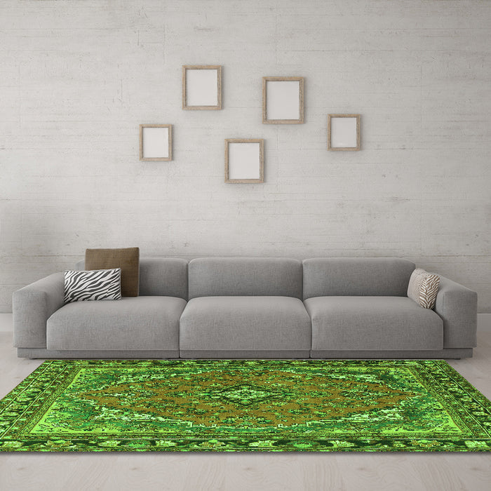 Machine Washable Persian Green Traditional Area Rugs in a Living Room,, wshtr4162grn