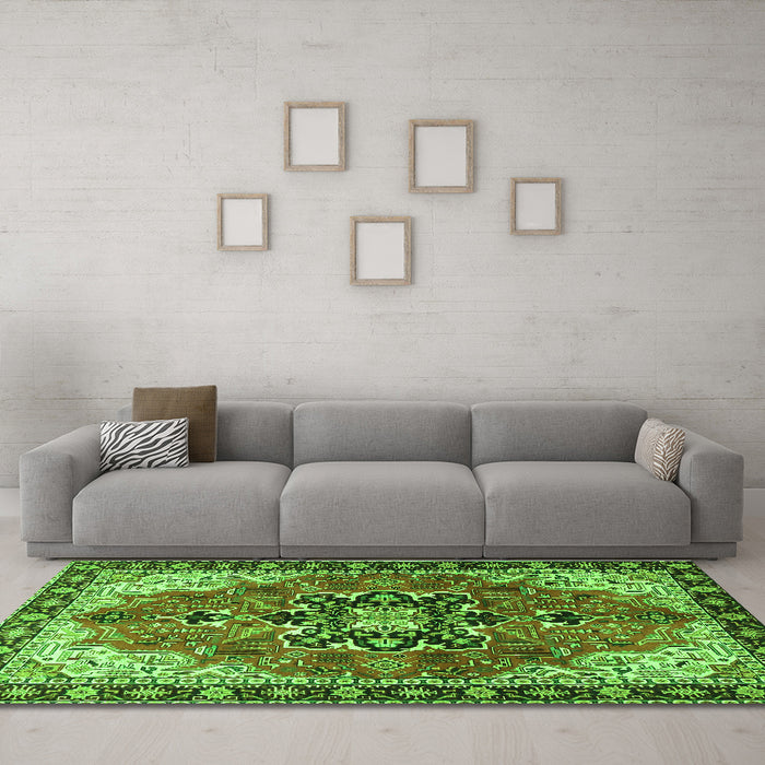 Machine Washable Medallion Green Traditional Area Rugs in a Living Room,, wshtr4166grn
