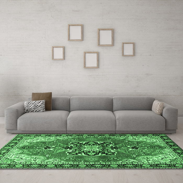 Machine Washable Medallion Emerald Green Traditional Area Rugs in a Living Room,, wshtr4166emgrn