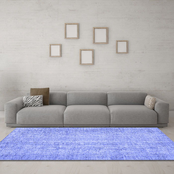 Machine Washable Persian Blue Traditional Rug in a Living Room, wshtr4167blu