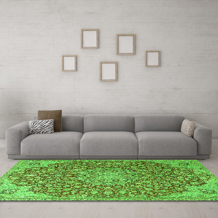 Machine Washable Medallion Green Traditional Area Rugs in a Living Room,, wshtr4168grn