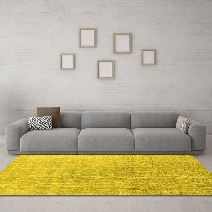 Machine Washable Persian Yellow Traditional Rug in a Living Room, wshtr4169yw