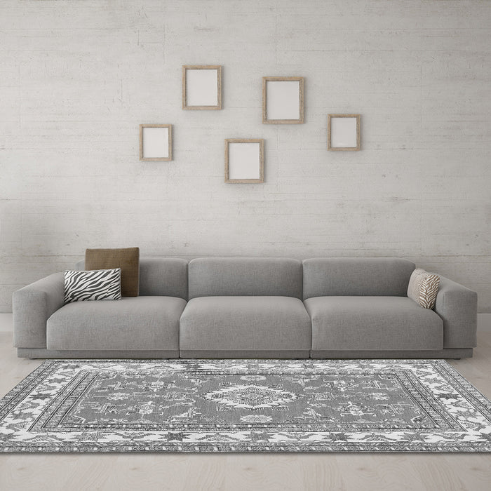 Machine Washable Geometric Gray Traditional Rug in a Living Room,, wshtr416gry