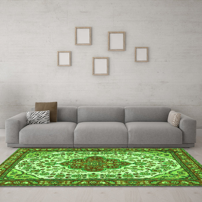 Machine Washable Medallion Green Traditional Area Rugs in a Living Room,, wshtr4172grn