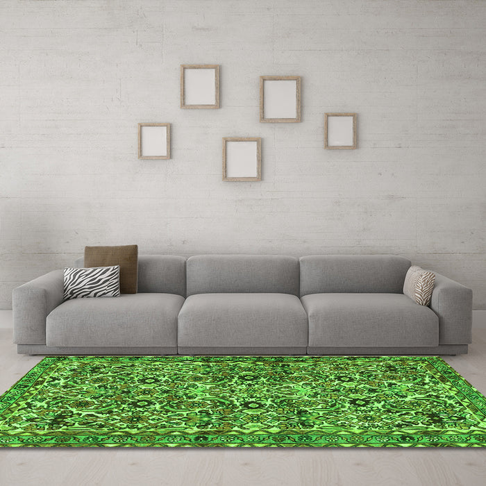 Machine Washable Persian Green Traditional Area Rugs in a Living Room,, wshtr4174grn