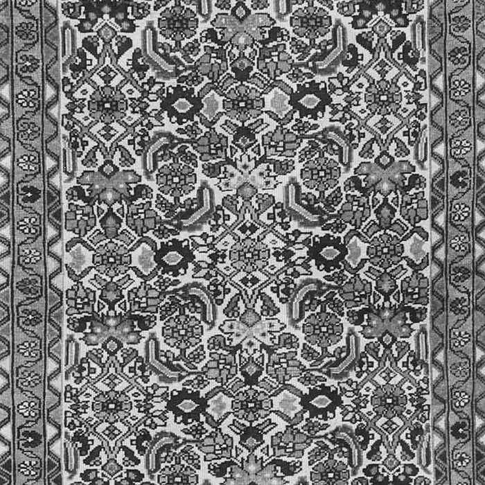 Serging Thickness of Machine Washable Persian Gray Traditional Rug, wshtr4174gry