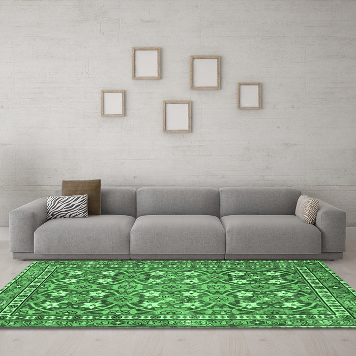 Machine Washable Persian Emerald Green Traditional Area Rugs in a Living Room,, wshtr4175emgrn